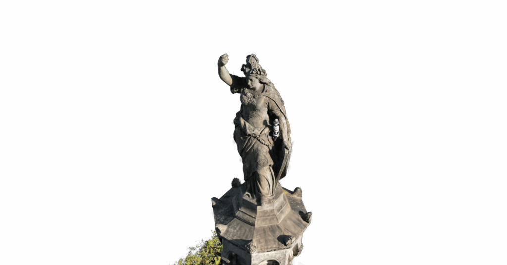 Bronzestatue einer Frau, die mit erhobenem Arm auf einem Sockel steht, isoliert vor einem weißen Hintergrund.